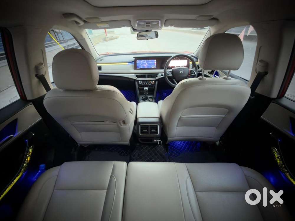 Mahindra Xuv700 2023 Diesel Well Maintained