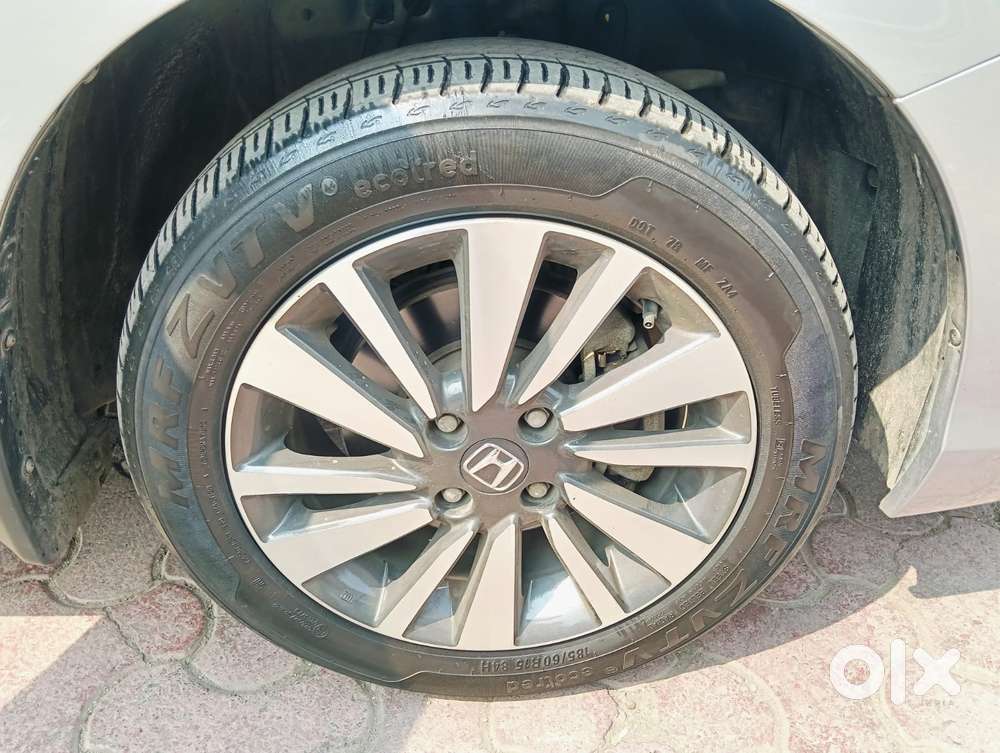 Honda City 1.5 V 5th Gen I-vtec Mt, 2023, Petrol