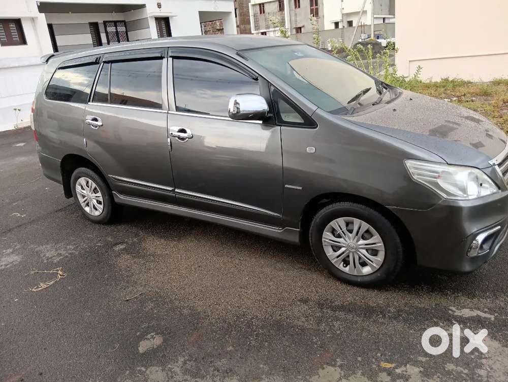 Toyota Innova Crysta 2014 Model Diesel Variant