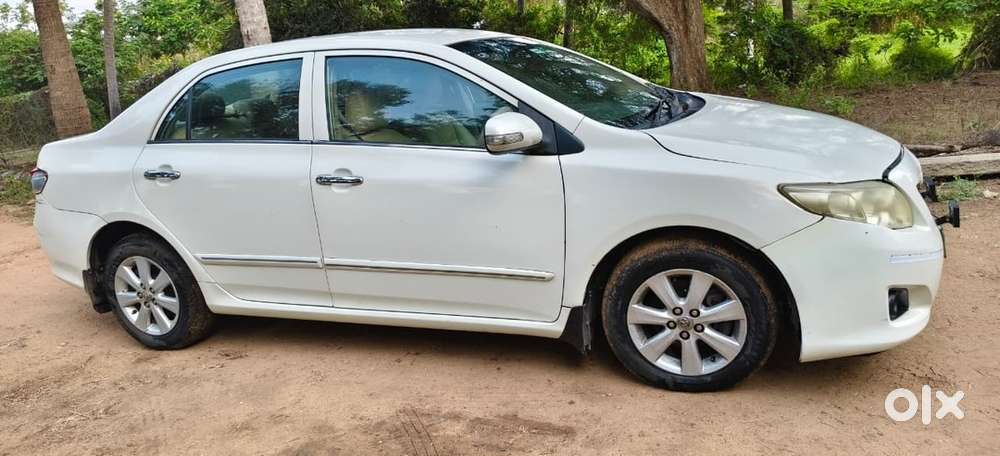Toyota Corolla Altis 2011 Cng & Hybrids 180000 Km Driven