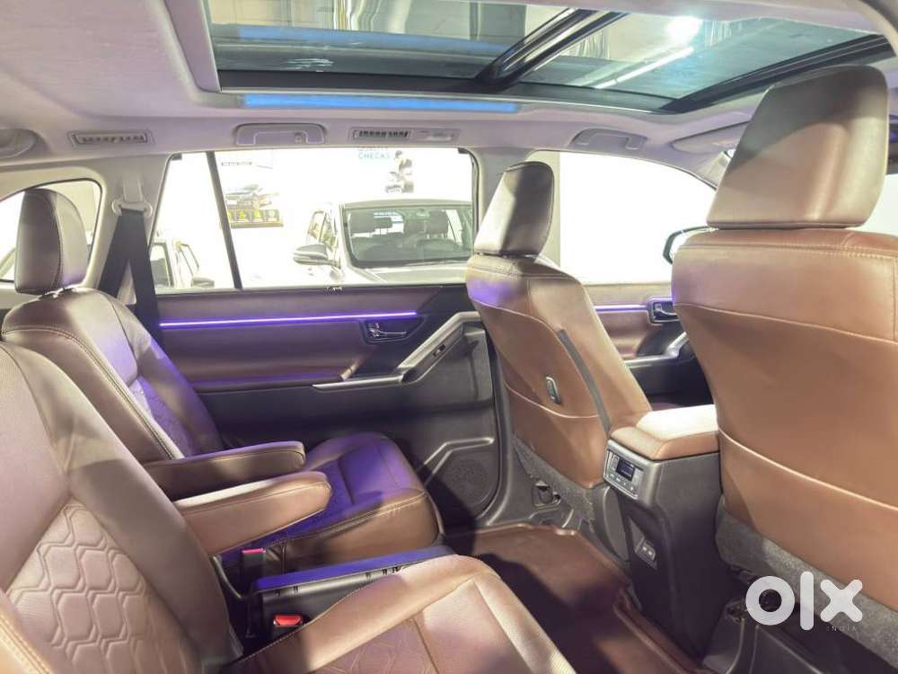 Toyota Innova Hycross 2.0 Zx (o) Hybrid 7 Str, 2024, Petrol
