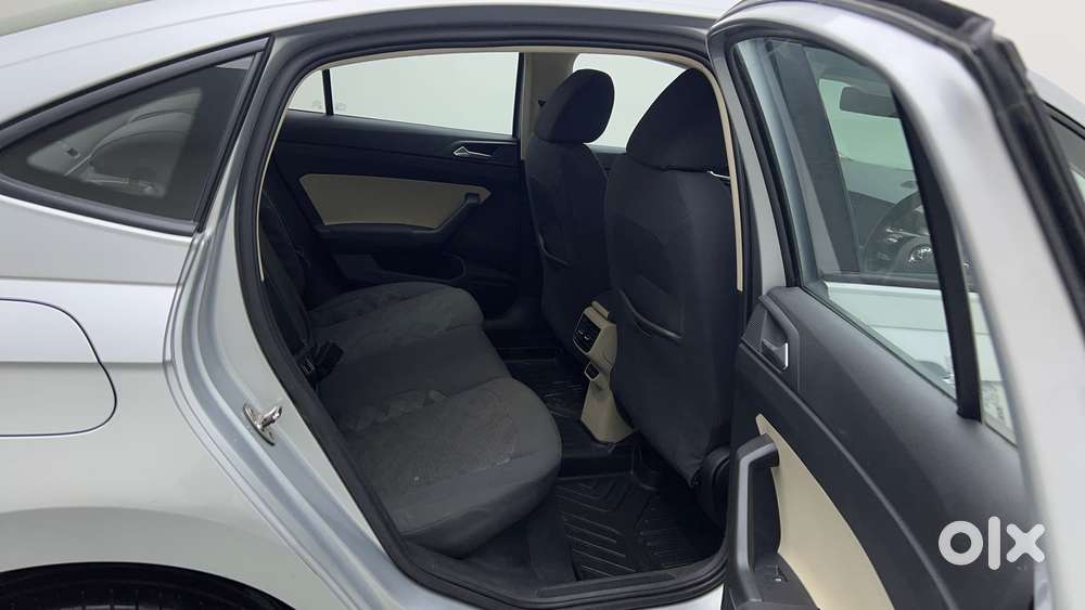 Skoda Slavia Ambition 1.0l Tsi At, 2022, Petrol