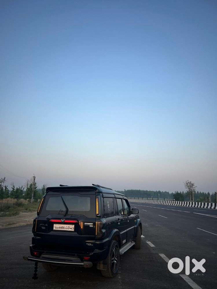 Mahindra Diesel Car 2028 Km Driven