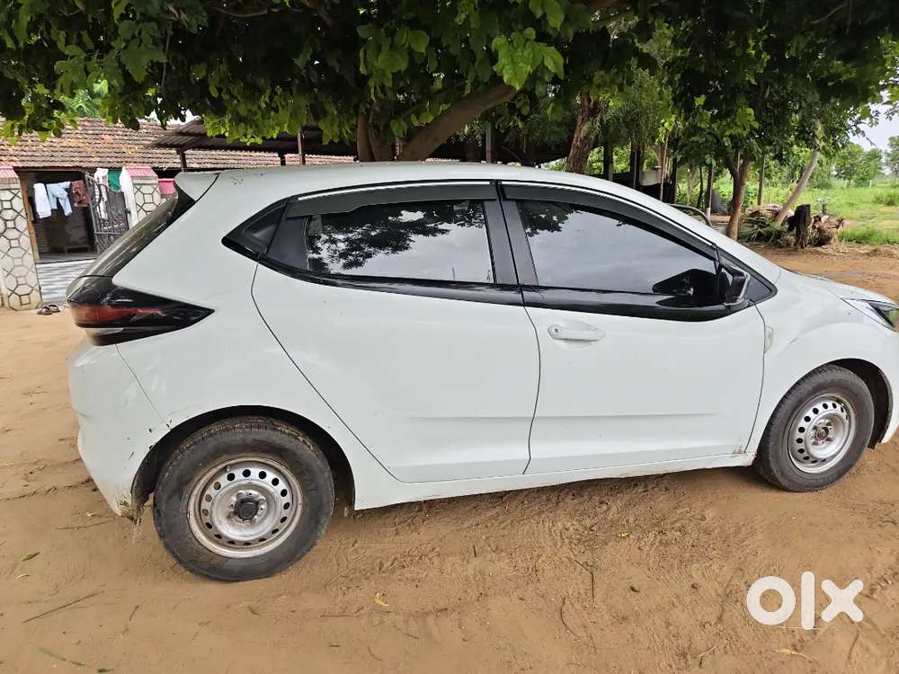 Tata Altroz 1.2 Xe 2022 Petrol Manual