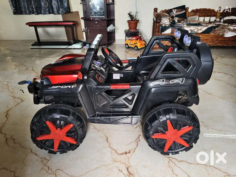 Kids 4*4 big size charging car for kids, excellent condition