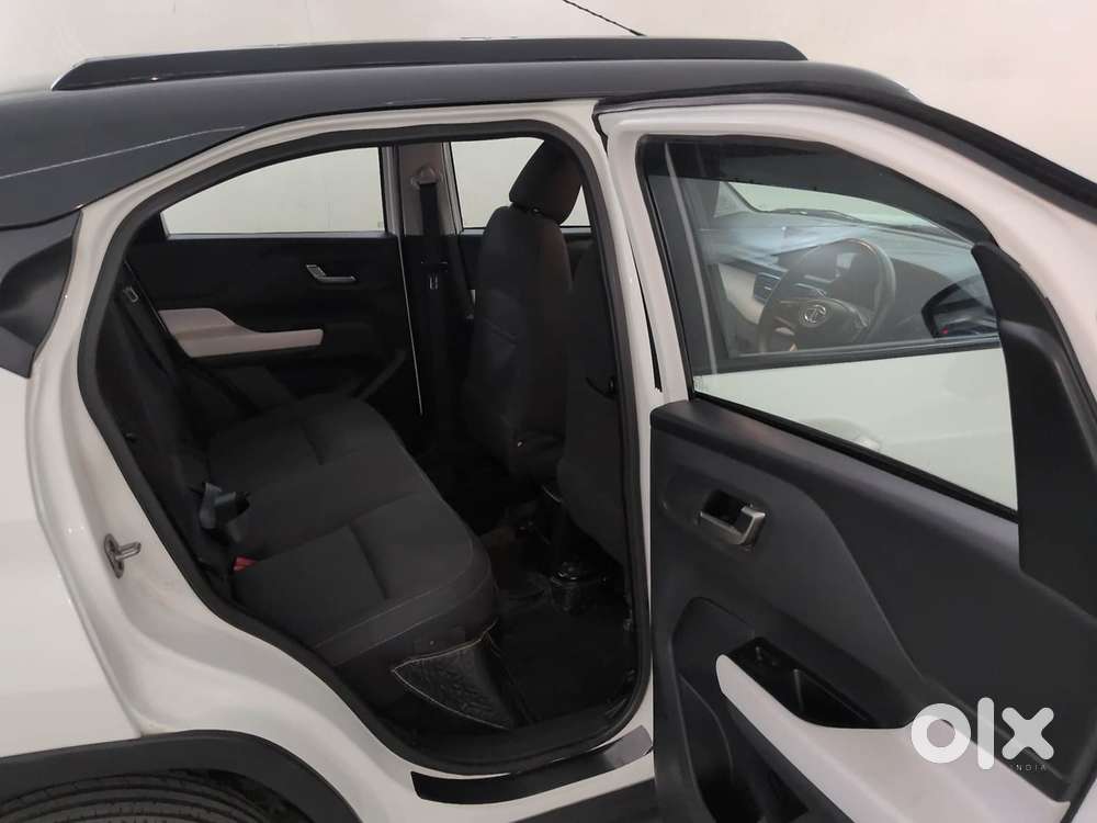 Tata Punch 1.2 Revotron Creative Amt Dual Tone, 2023, Petrol