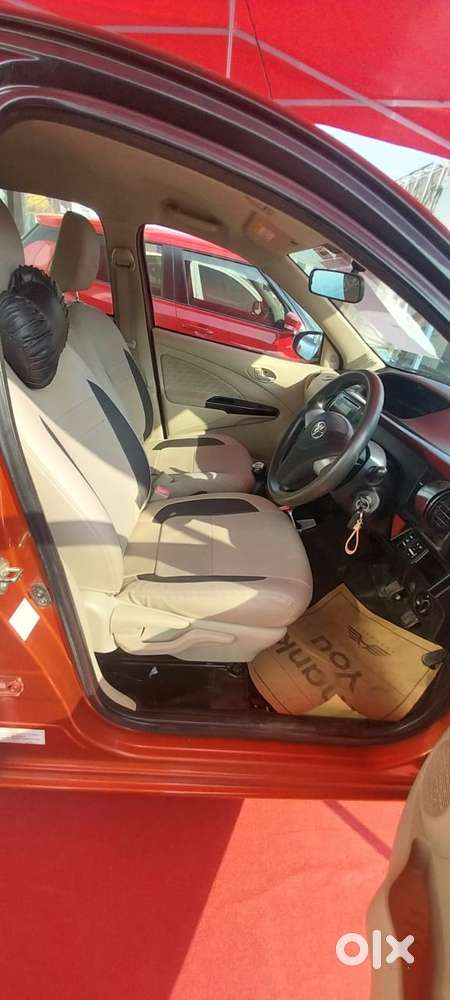 Toyota Etios Liva V Dual Tone, 2018, Petrol