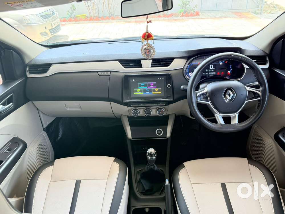 Renault Triber Rxz, 2023, Petrol