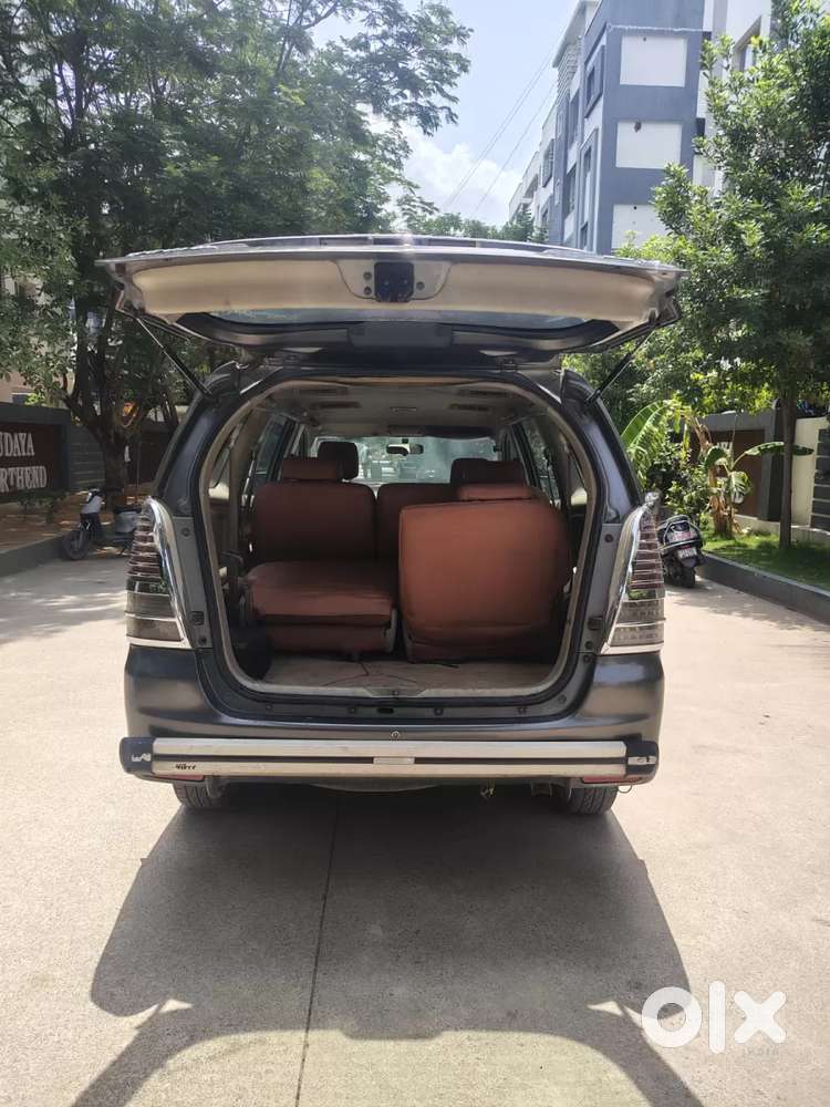 Toyota Innova 2.5 V 8 Str, 2009, Diesel