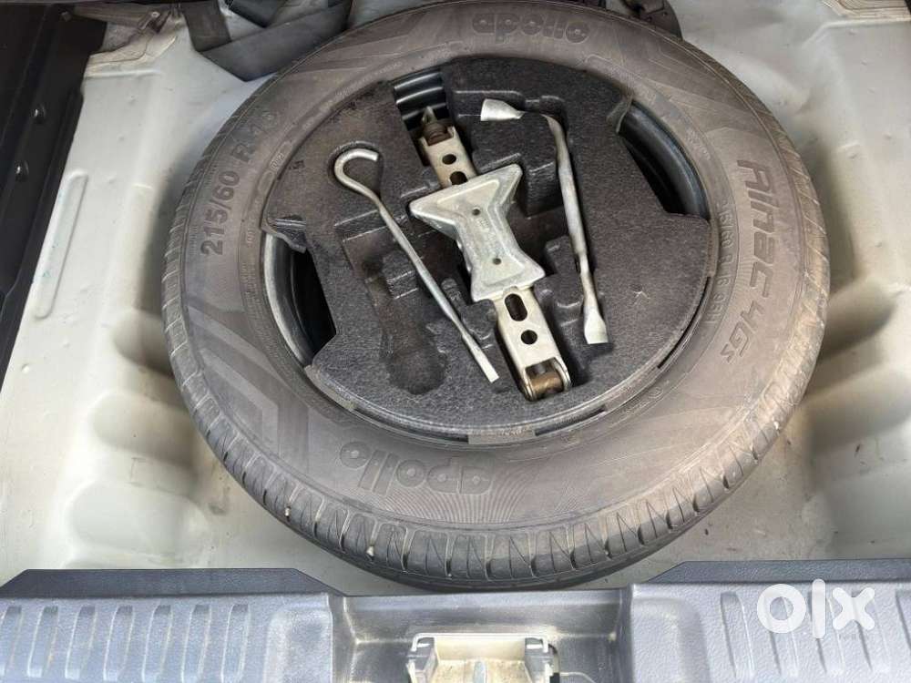 Maruti Suzuki Brezza 1.5 Zxi Smart Hybrid, 2021, Petrol