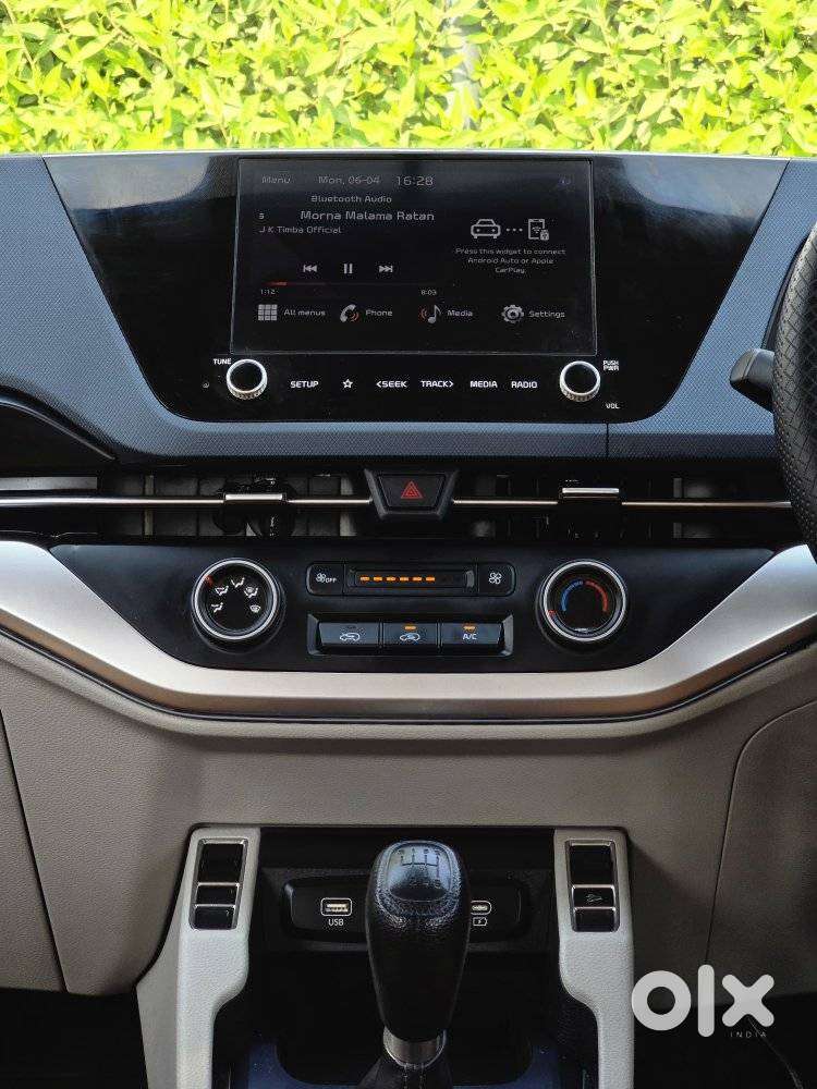 Kia Carens, 2025, Petrol