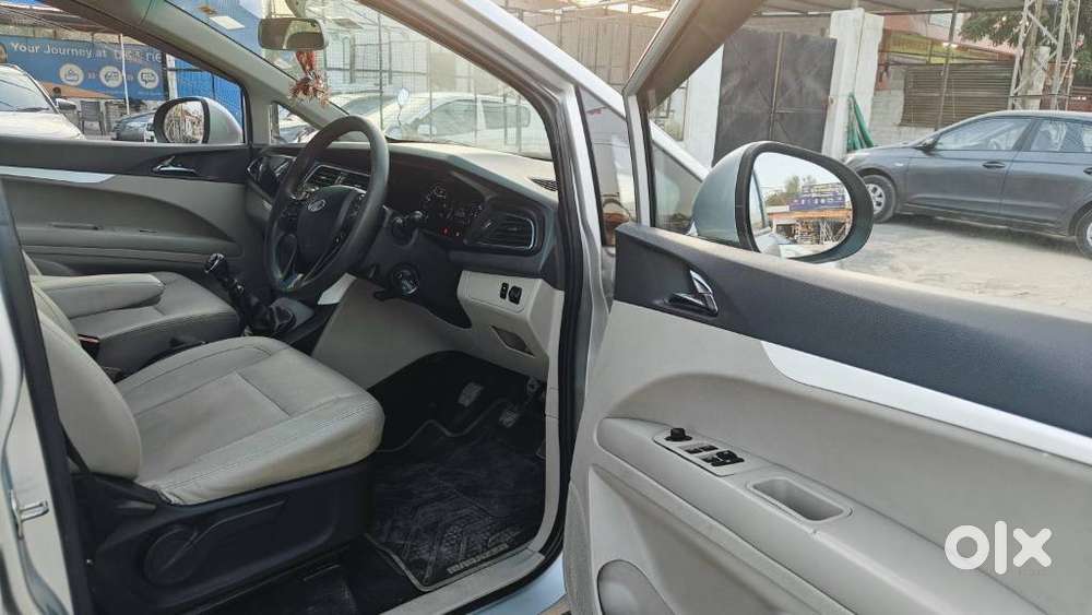 Mahindra Marazzo M8, 2019, Diesel