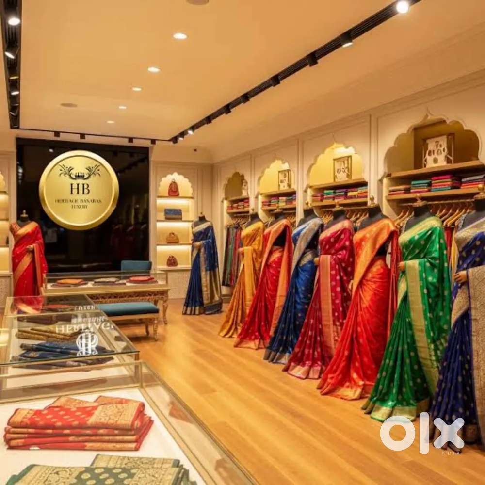 SHOWROOM. फ्रेशर एवं ऍक्स्प. उम्मीदवार आवेदन कर सकते हैं.
