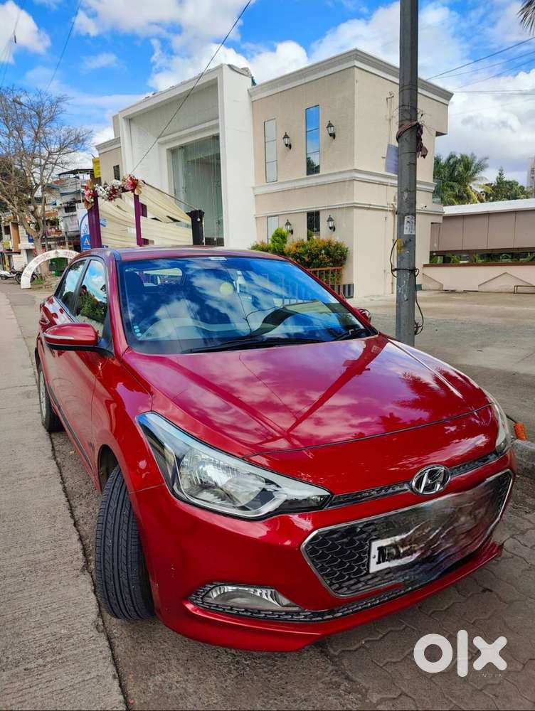 Hyundai I20 A Rare Gem Only 43000 Kms Driven Passion Red Color.