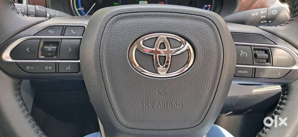 Toyota Innova Hycross 2.0 Vx Hybrid 8 Str, 2025, Petrol