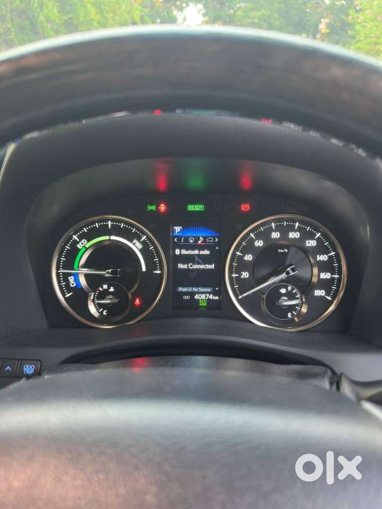 Toyota Vellfire 2.5 Executive Lounge, 2023, Petrol