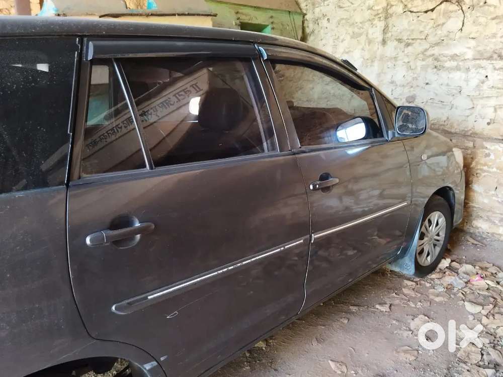 Toyota Innova 2012 Diesel Well Maintained