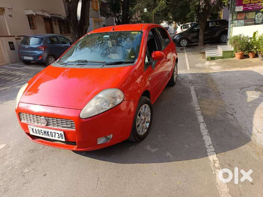 Fiat Grand Punto Emotion Top End( 1.3 Variant ) Diesel Model 2011