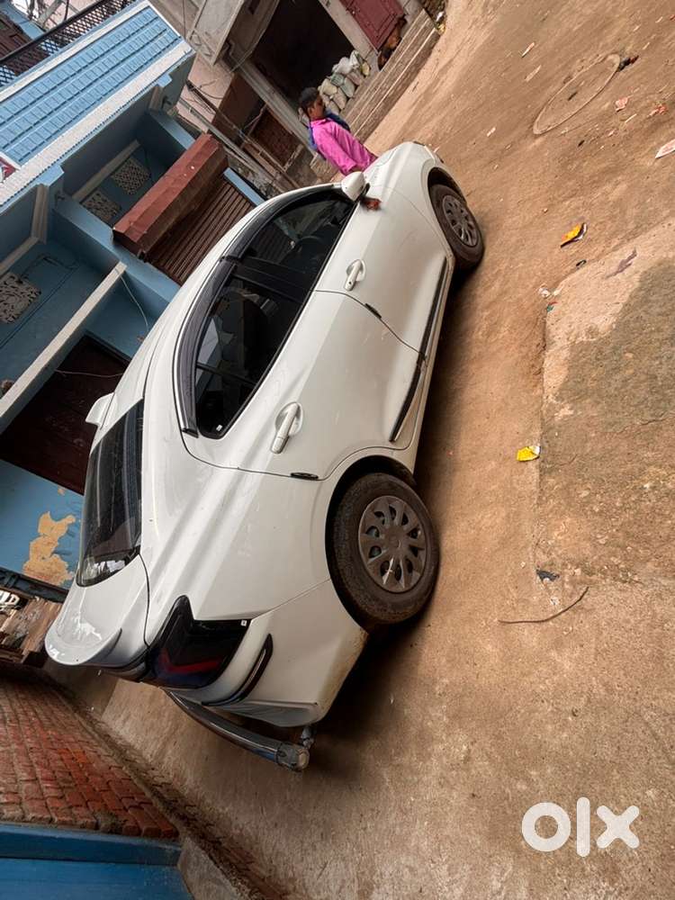 Maruti Suzuki Dzire Petrol Manual 2025