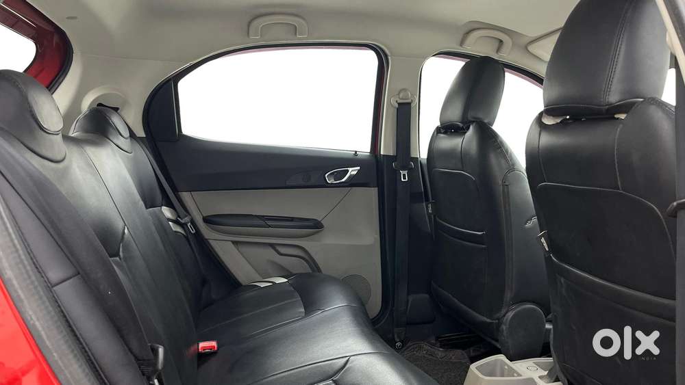 Tata Tiago 1.2 Revotron Xza, 2018, Petrol