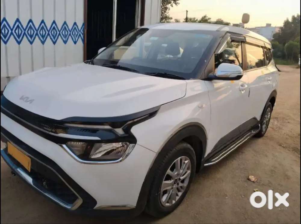 Kia Carens 2023 Petrol Well Maintained