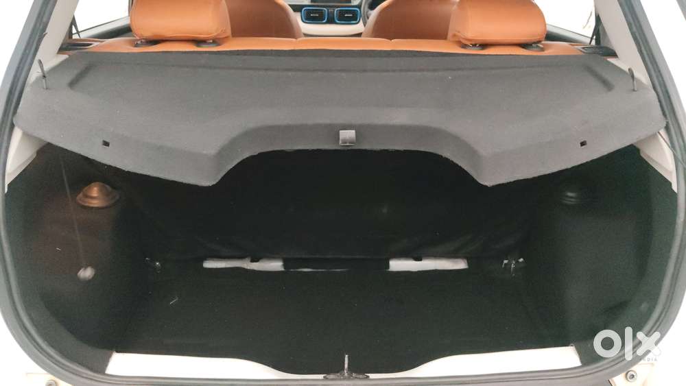 Tata Punch 1.2 Revotron Creative Ira Dual Tone, 2021, Petrol