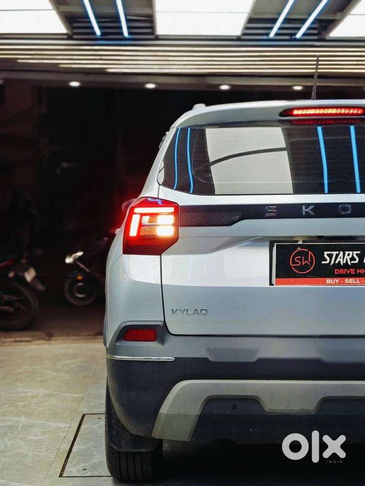 Skoda Kylaq Signature, 2025, Petrol