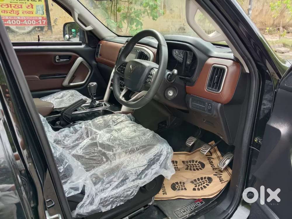 Mahindra Scorpio N Z4 Petrol Mt 7 Str, 2025, Petrol