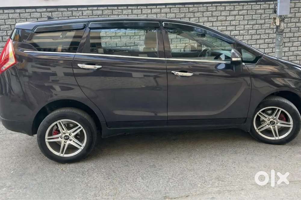 Mahindra Marazzo (5 Lakh) M2 (2019) – Upgraded Tech  17+ Kmpl Mileage