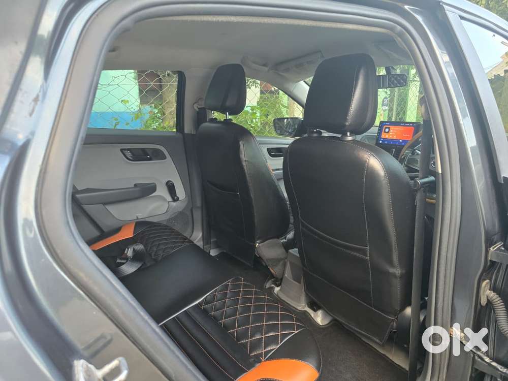 Tata Altroz 1.2 Xe, 2020, Petrol