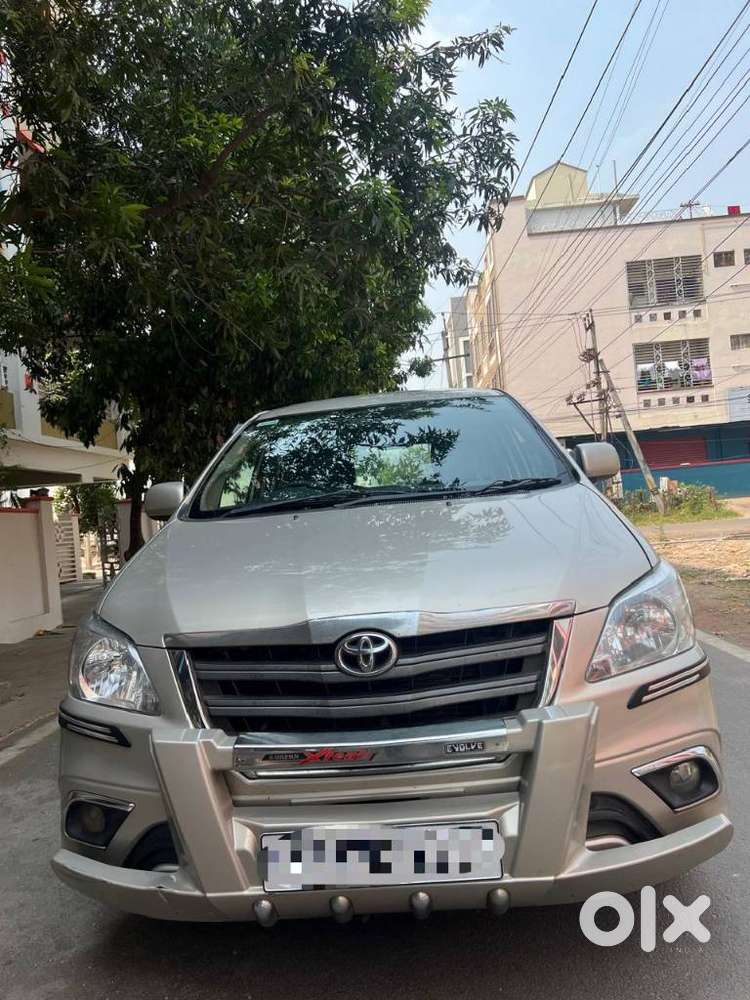 Toyota Innova 2.5 G (diesel) 8 Seater Bs Iv, 2016, Diesel