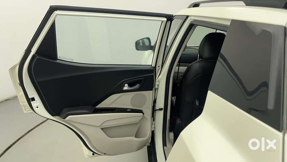 Mahindra Xuv300 W8 Diesel, 2023, Diesel