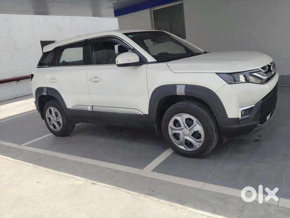 Maruti Suzuki Brezza 1.5 Lxi Smart Hybrid, 2025, Petrol