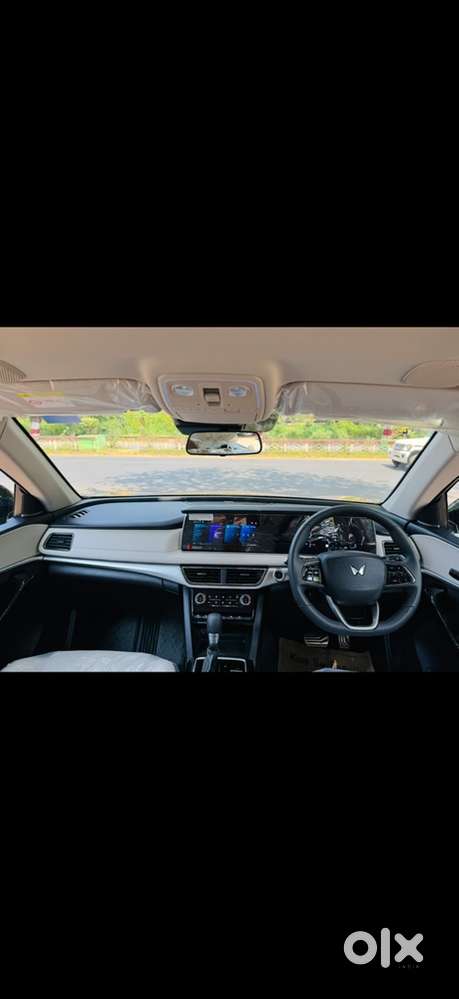 Mahindra Xuv700 Petrol 2024