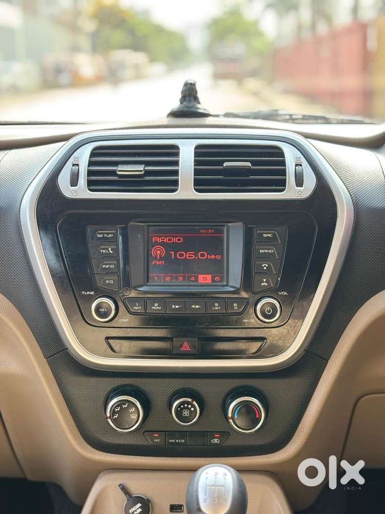 Mahindra Tuv 300 Mhawk100 T8, 2016