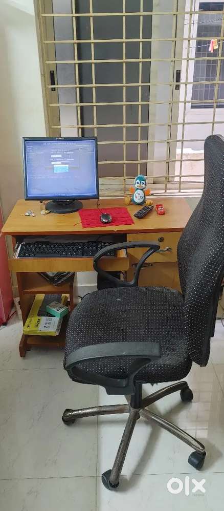 Computer&tebul&chair small ripire