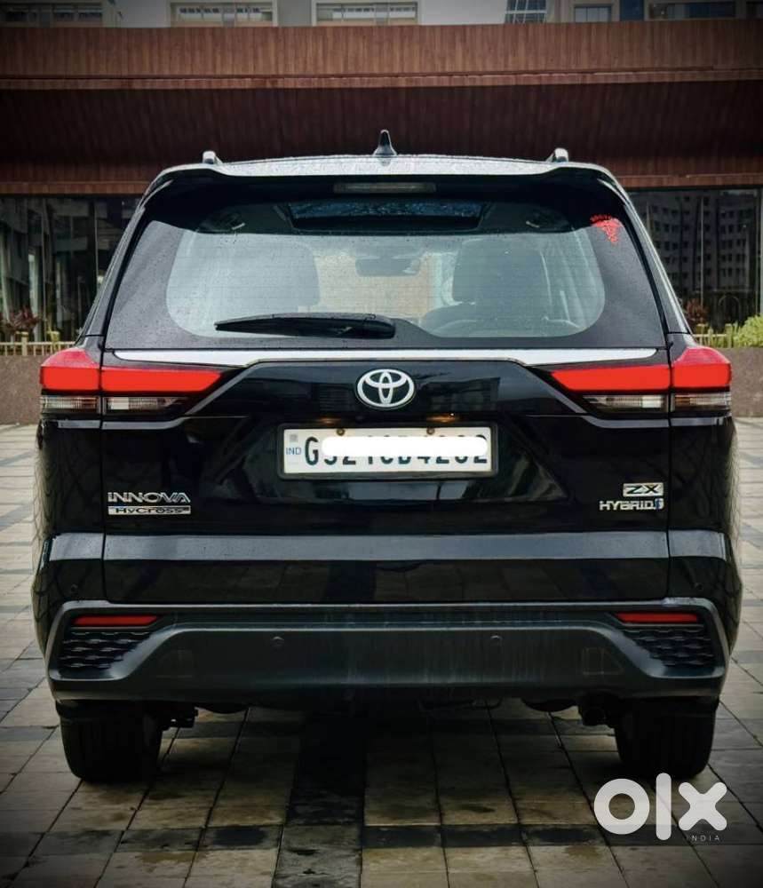 Toyota Innova Hycross 2.0 Zx (o) Hybrid 7 Str, 2023, Petrol