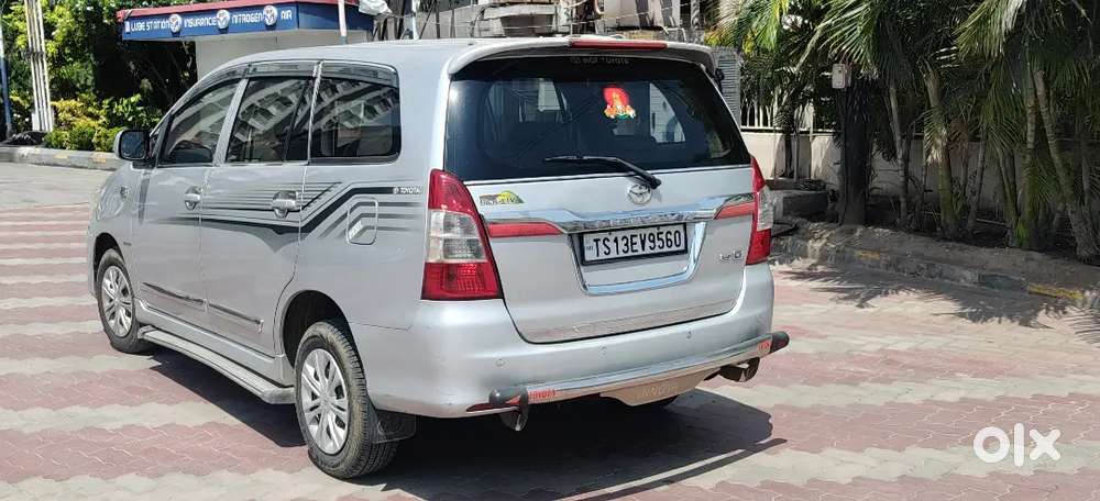 Toyota Innova 2012
