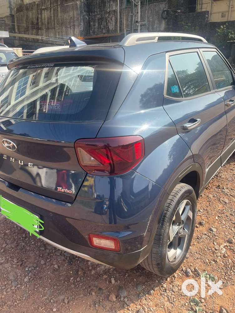 Hyundai Venue 2020 Petrol Well Maintained
