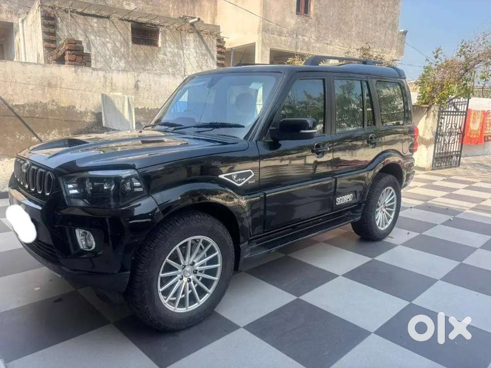 Mahindra Scorpio S11 Diesel 7 Seater Captain Chairs