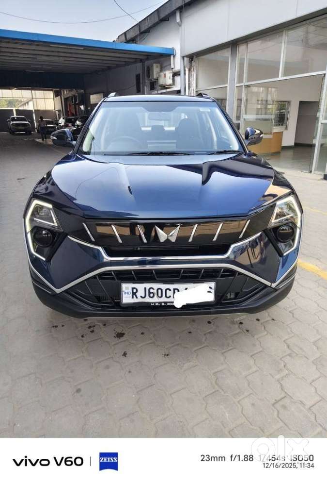 Mahindra Xuv 3xo Ax5 Pm Mt, 2024, Petrol