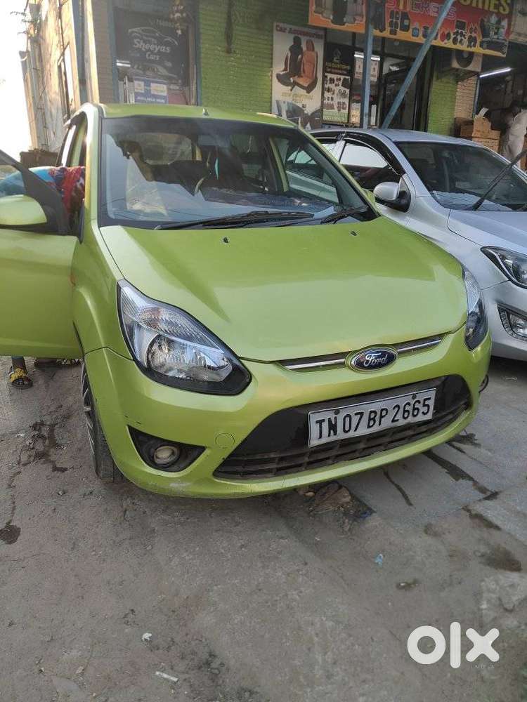 Ford Figo 2012-2015 Petrol Titanium, 2011, Petrol