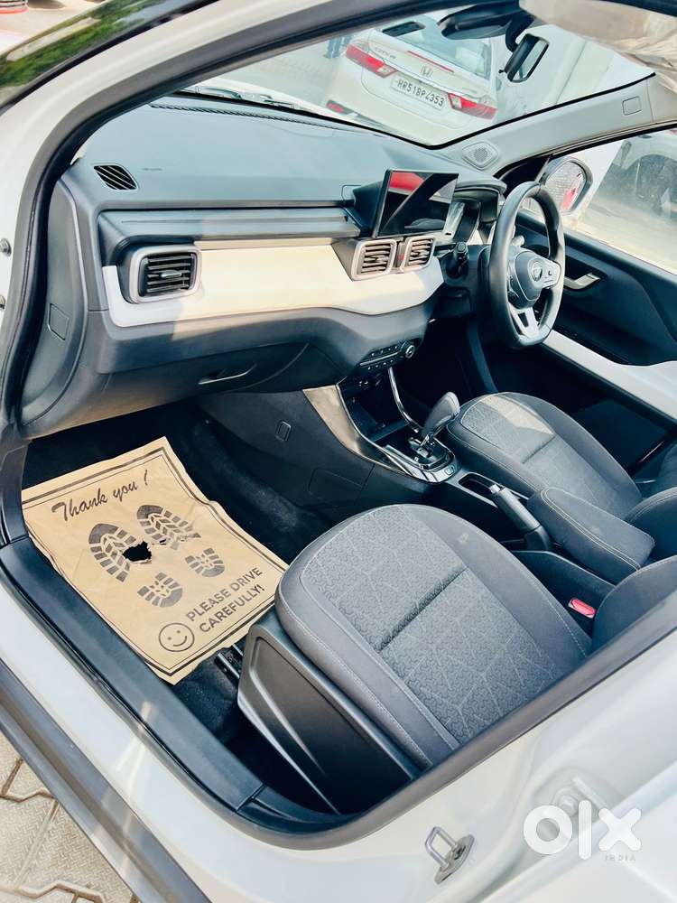 Tata Punch Creative Flagship Dual Tone Amt, 2025, Petrol