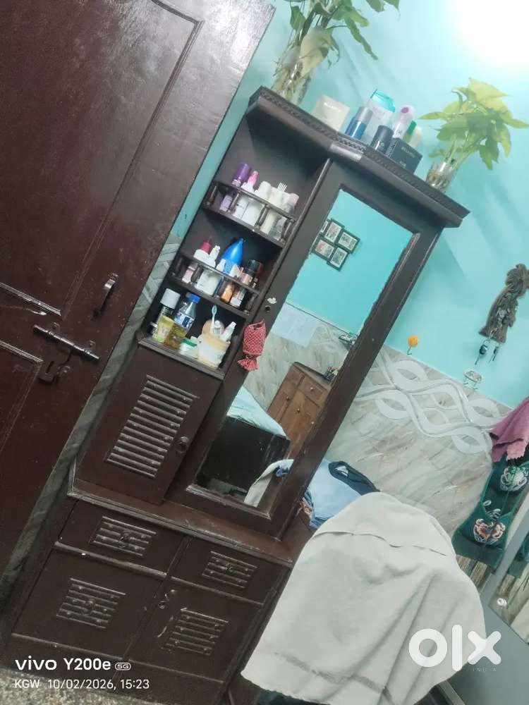 Dressing table