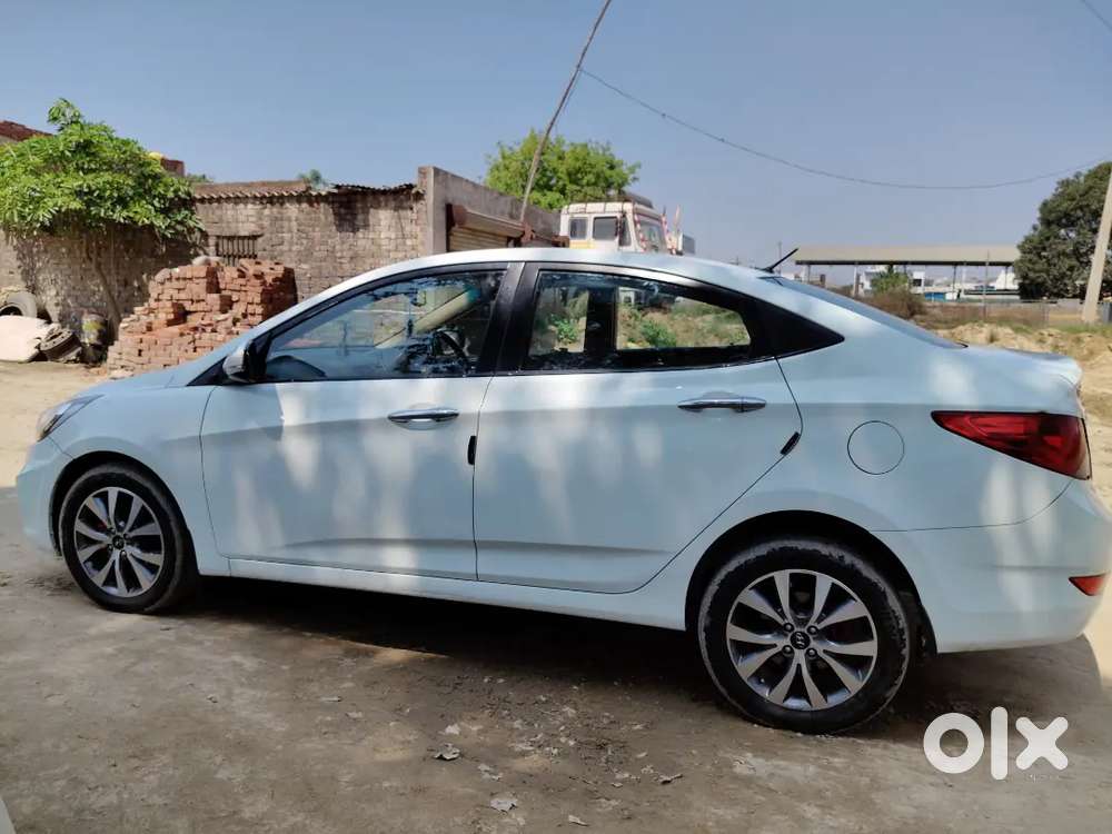 Hyundai Verna 2012