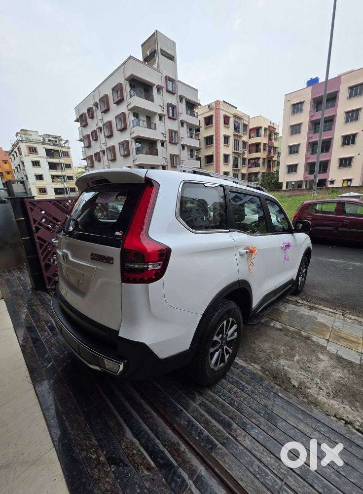 Mahindra Scorpio-n 2.0 Z8 Petrol At 7 Str, 2026, Petrol