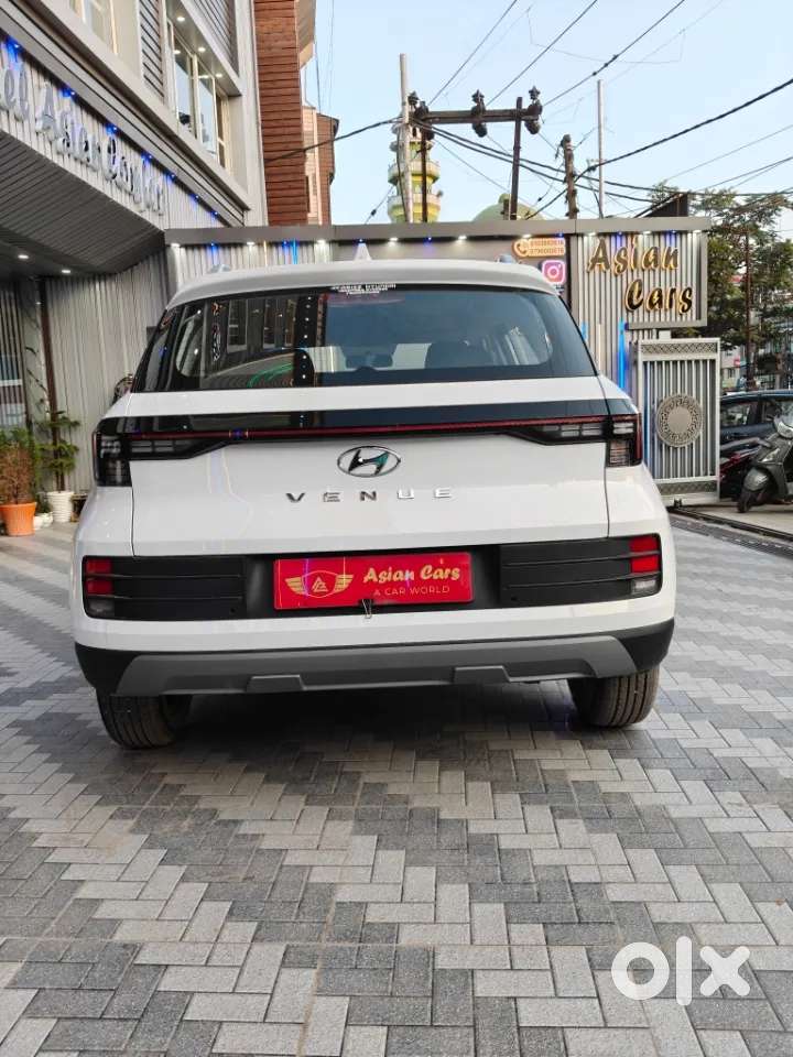 Hyundai Venue 1.2 S (o), 2025, Petrol