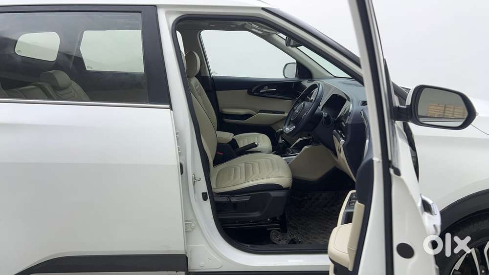Kia Carens 1.4 Luxury Plus 6 Str, 2022, Petrol