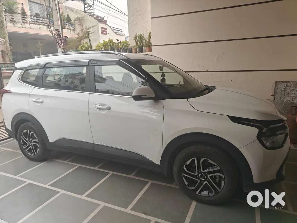 Kia Carens 2022 Petrol 20000 Km Driven, Excellent Condition,