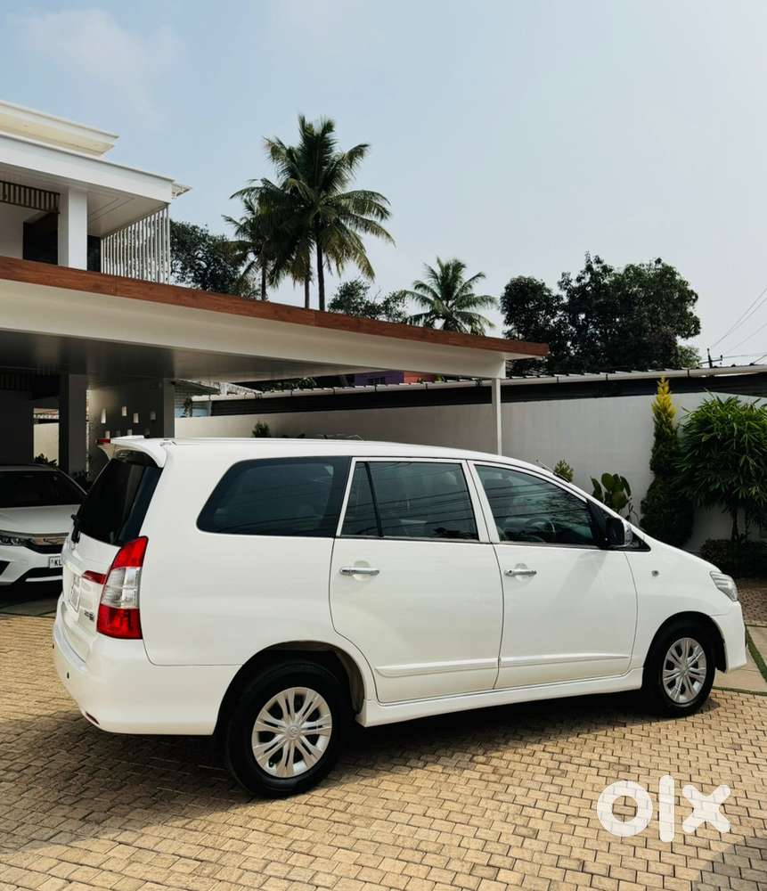 Toyota Innova 2014/2015 Reg  Diesel 75000 Km Driven